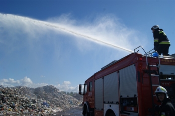 Pożar na składowisku odpadów komunalnych w Sianowie - ćwiczenia